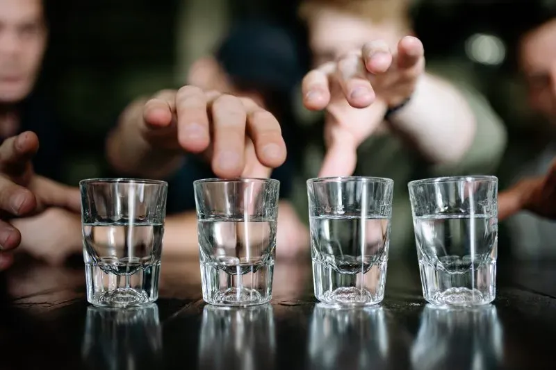 Wódka na wesele – jaką wybrać i gdzie kupić ją tanio?